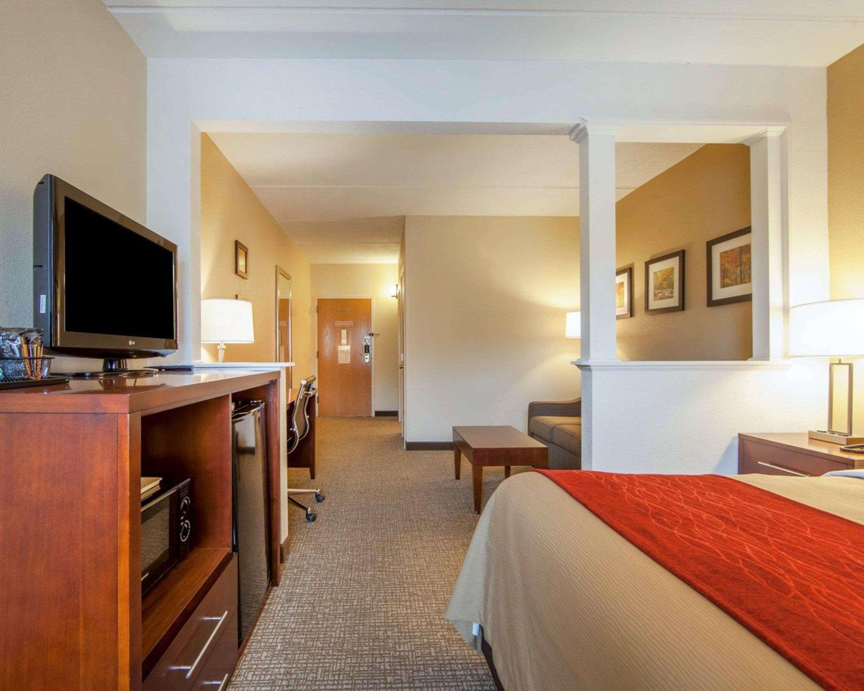 Comfort Inn At Royal Blue Pioneer Exterior foto