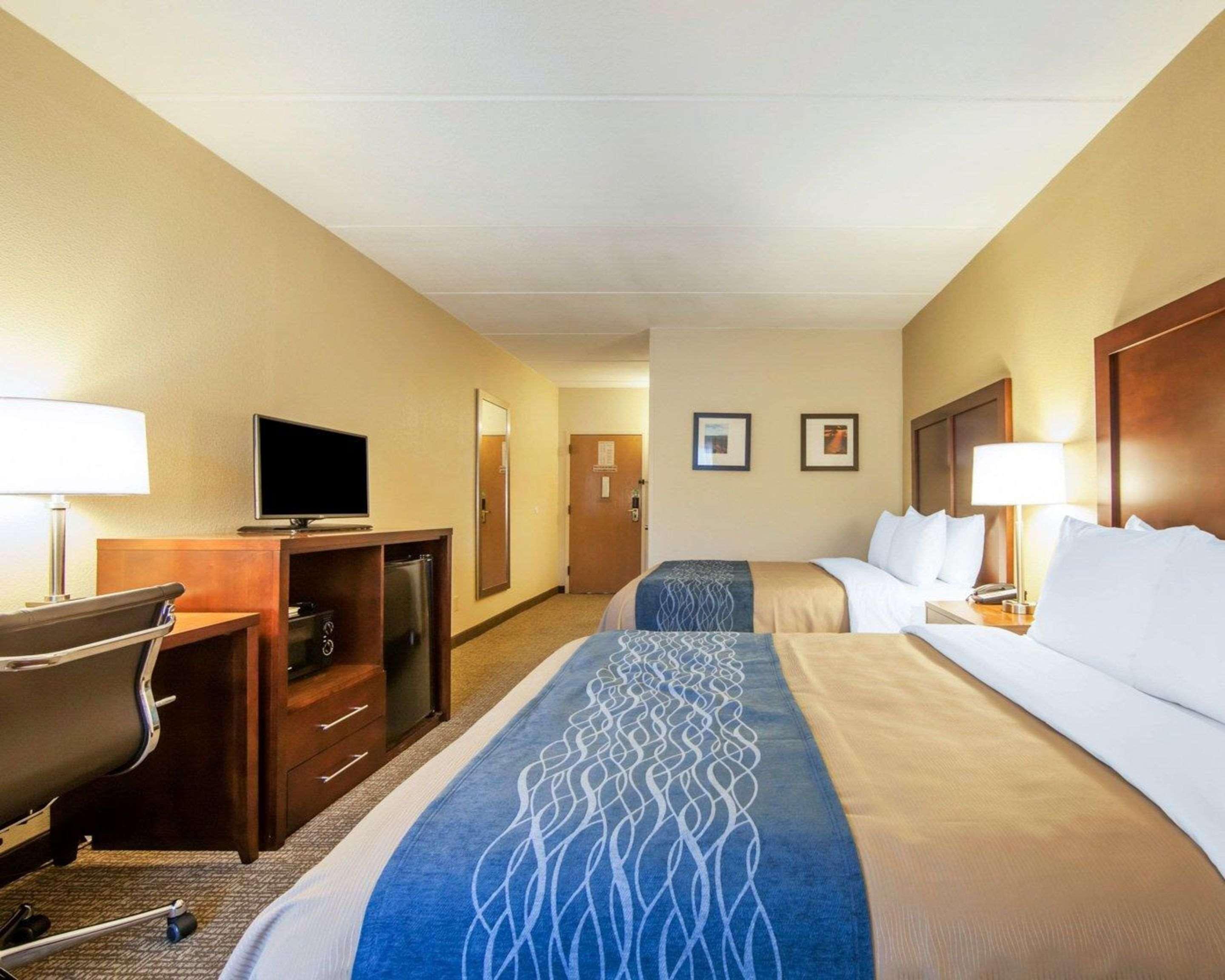 Comfort Inn At Royal Blue Pioneer Exterior foto