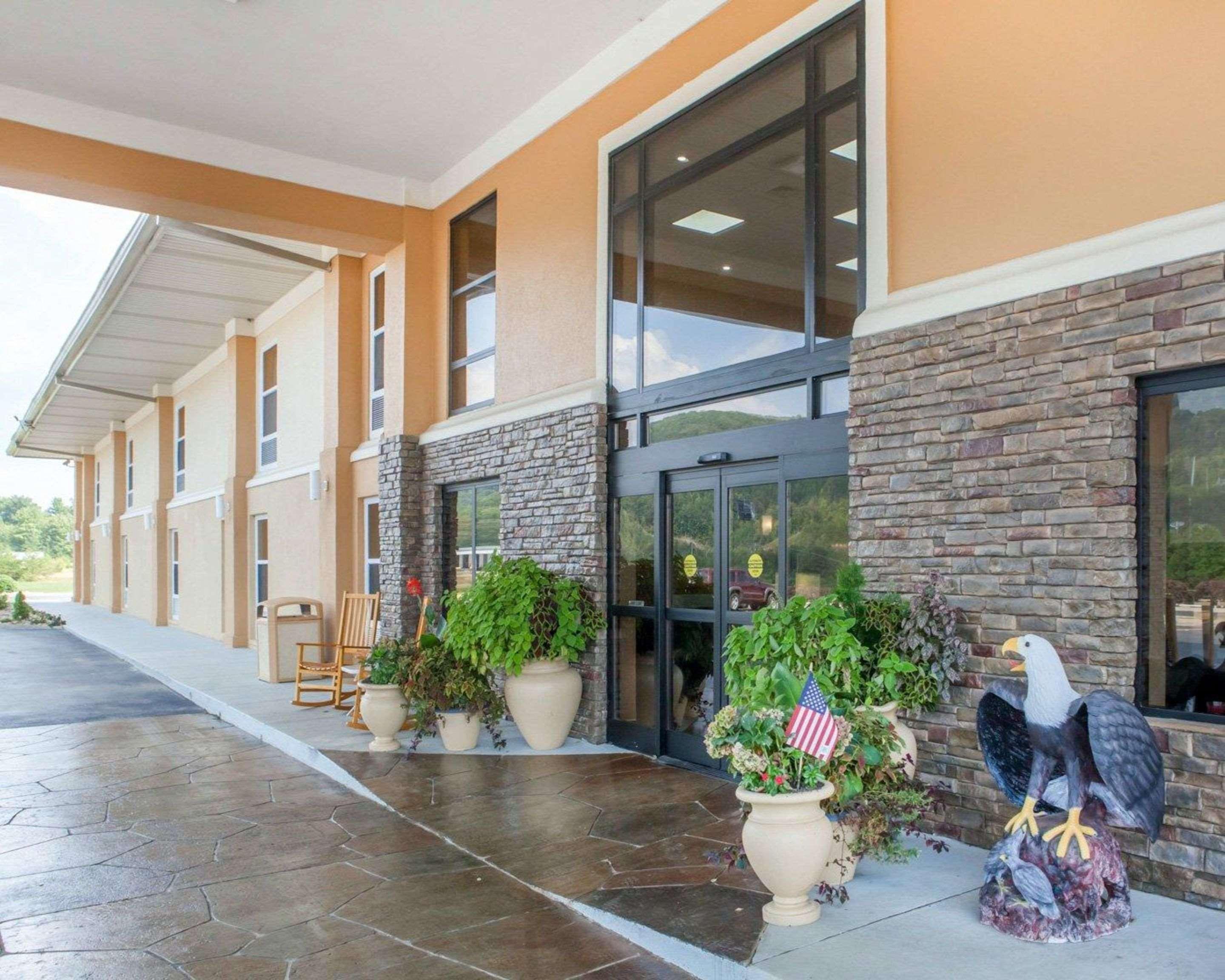 Comfort Inn At Royal Blue Pioneer Exterior foto