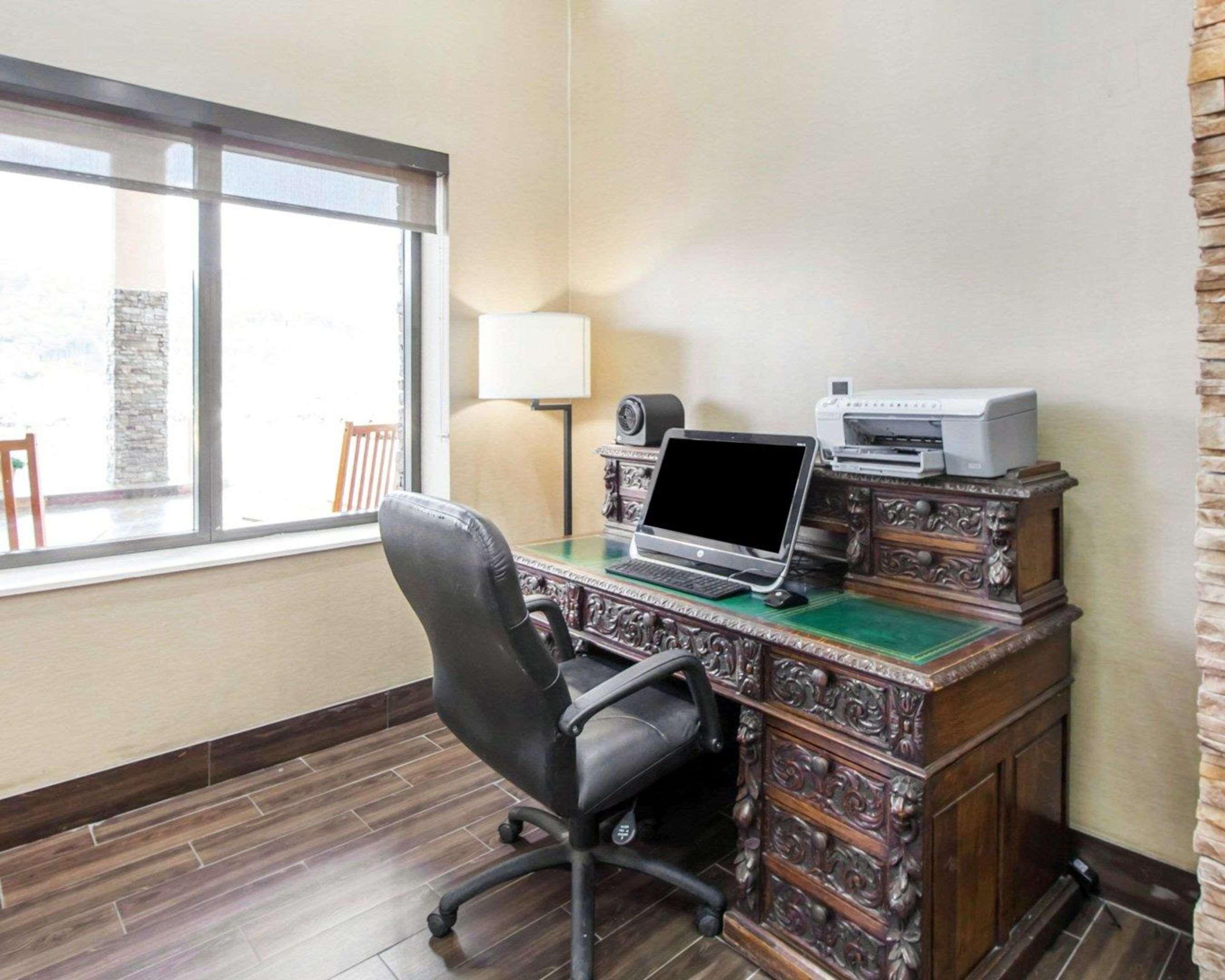 Comfort Inn At Royal Blue Pioneer Exterior foto