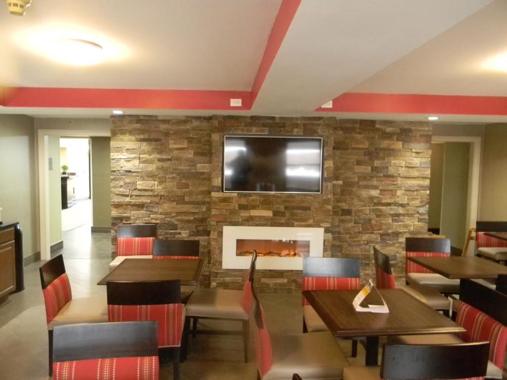 Comfort Inn At Royal Blue Pioneer Exterior foto