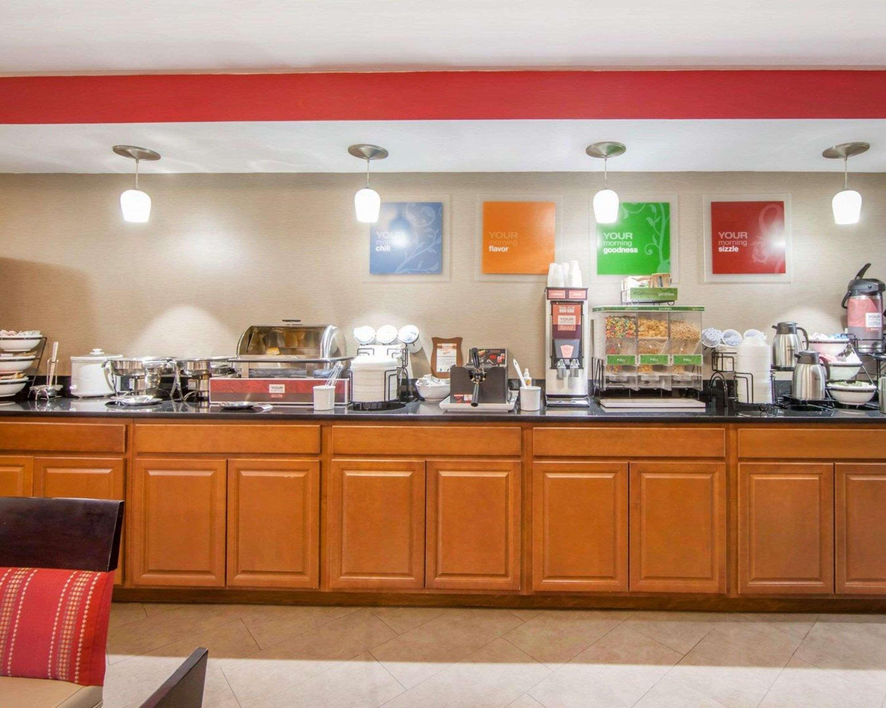 Comfort Inn At Royal Blue Pioneer Exterior foto