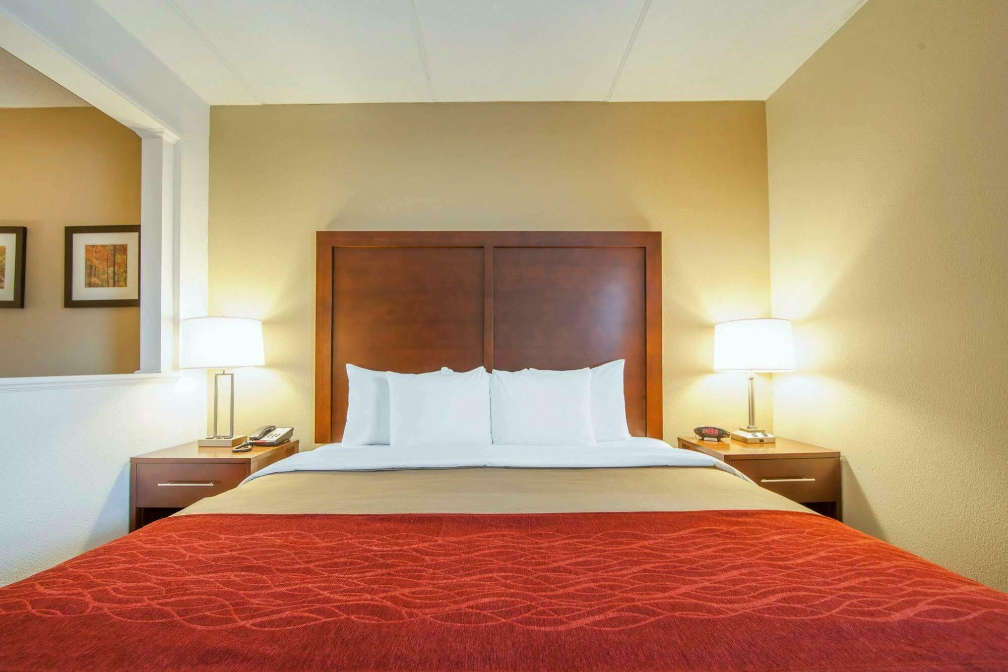 Comfort Inn At Royal Blue Pioneer Exterior foto