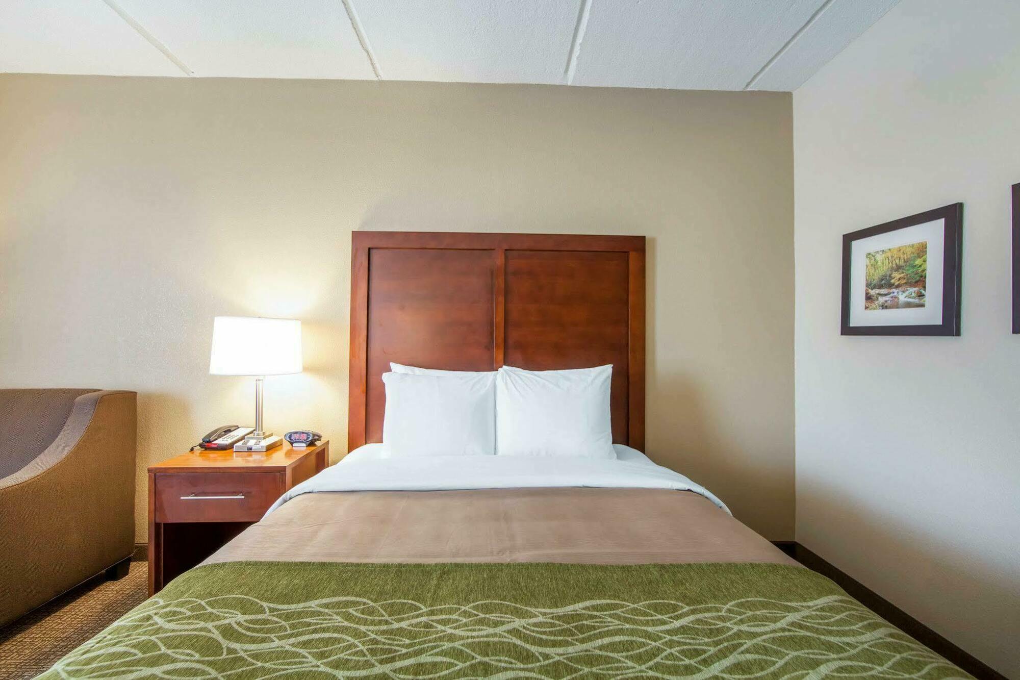 Comfort Inn At Royal Blue Pioneer Exterior foto