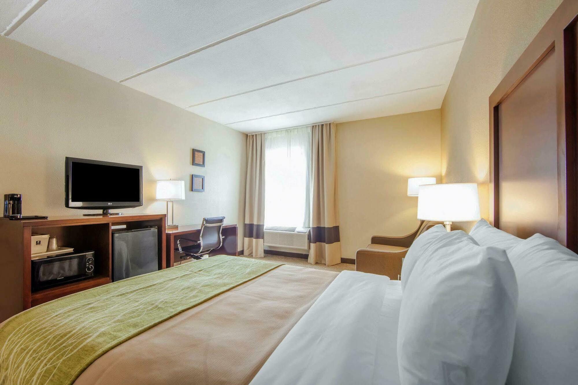 Comfort Inn At Royal Blue Pioneer Exterior foto